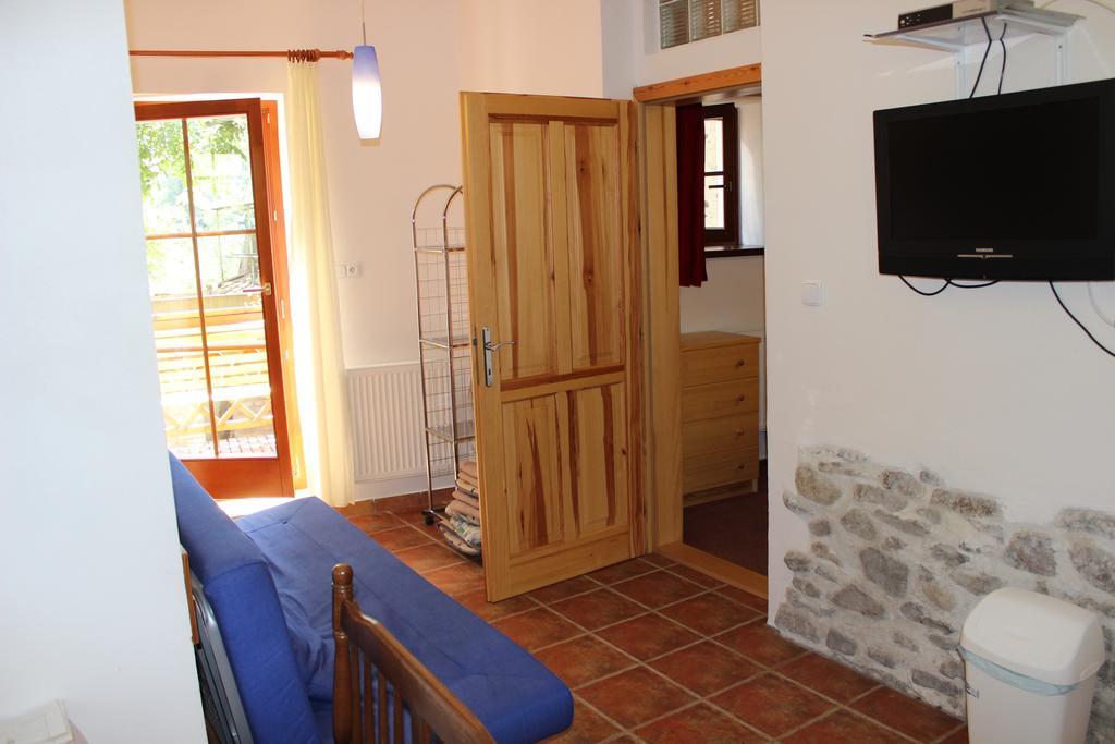 Penzion Gomelska Apartment Horni Stropnice Exterior photo